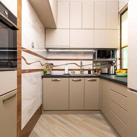 Apartment Two Bedroom Karavelov With Private Parking Medical *