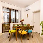 Two Bedroom Karavelov With Private Parking Medical Apartment