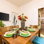 Two Bedroom Karavelov With Private Parking Medical Plowdiw