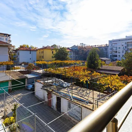 Two Bedroom Karavelov With Private Parking Medical Lejlighed *