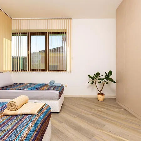 Lejlighed Two Bedroom Karavelov With Private Parking Medical