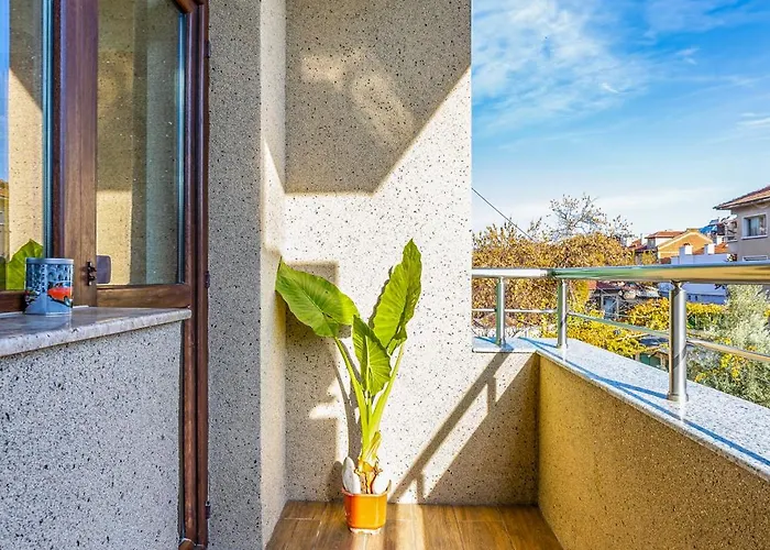 Two Bedroom Karavelov With Private Parking Medical *